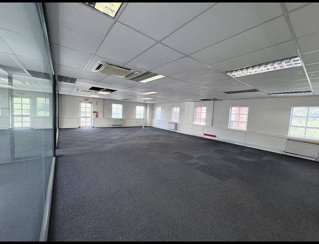270M² OFFICE TO LET IN FOURWAYS